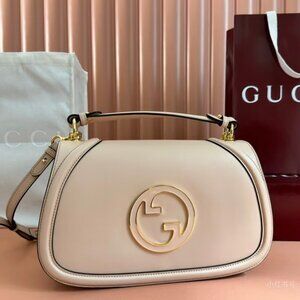 Gucci bags are new, trendy and versatile, interpreting high-end fashion attitude